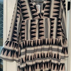 Elegant Tribal Pattern Long Sleeve Dress - Black and Cream
